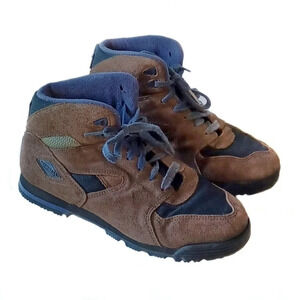 Womens Vintage MERRELL Cheyenne Hiking Boots Gorpcore Grunge Hipster